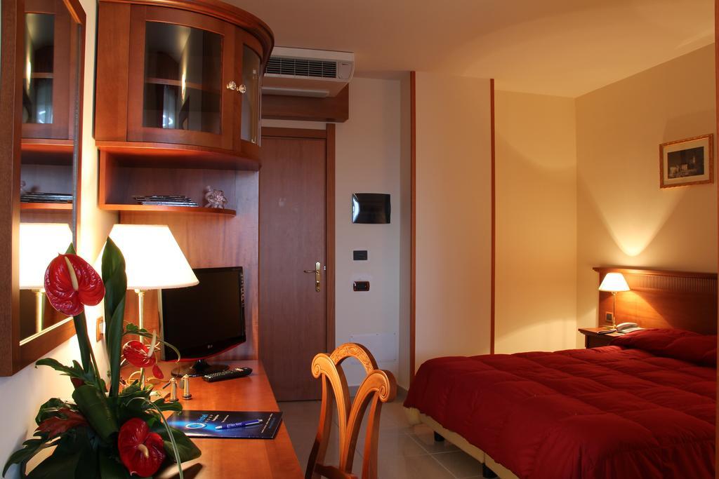 Classhotel Napoli Marigliano Habitación foto
